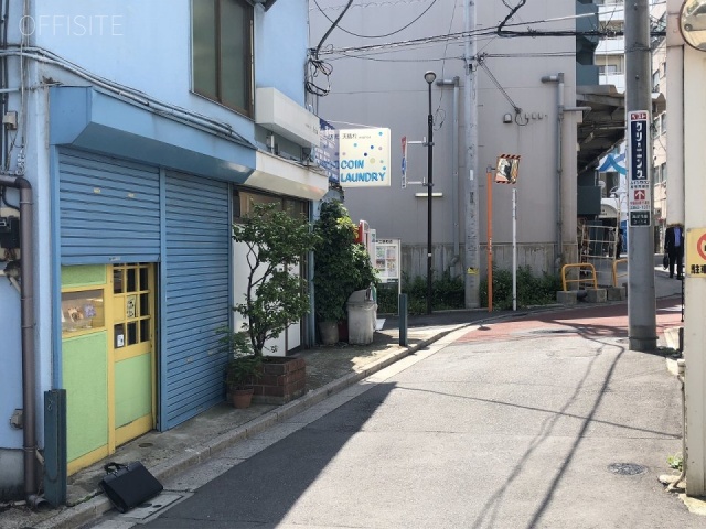 佐成屋ビル ビル前面道路