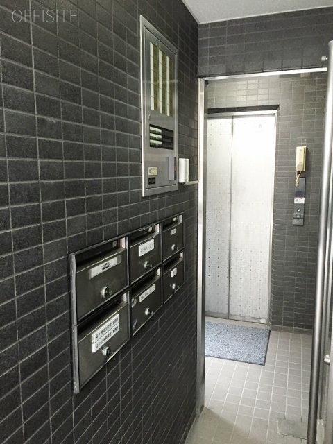 松屋ビル エントランス