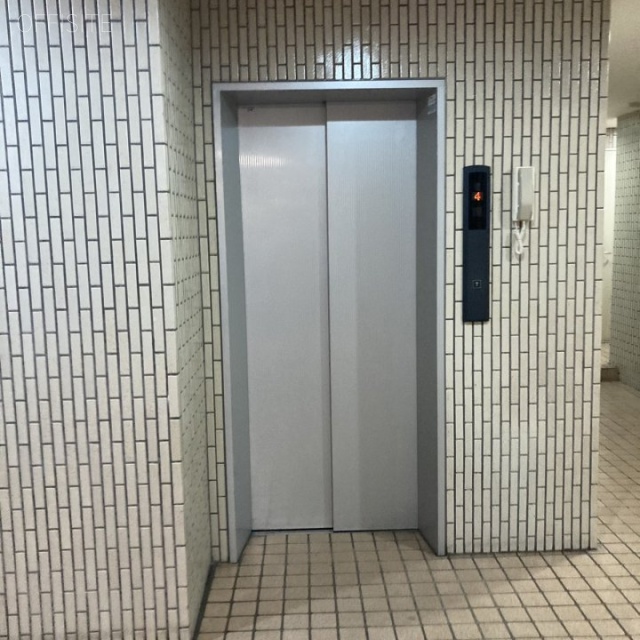 パレドール原宿ビル エレベーター