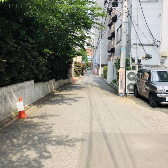 EM南麻布ビル ビル前面道路