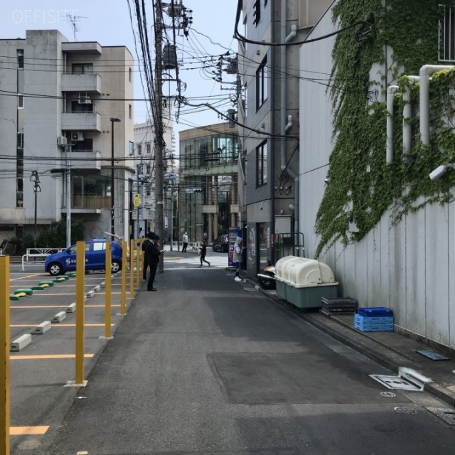 ジェイポールスター ビル前面道路