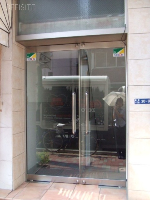 岡崎ビル エントランス