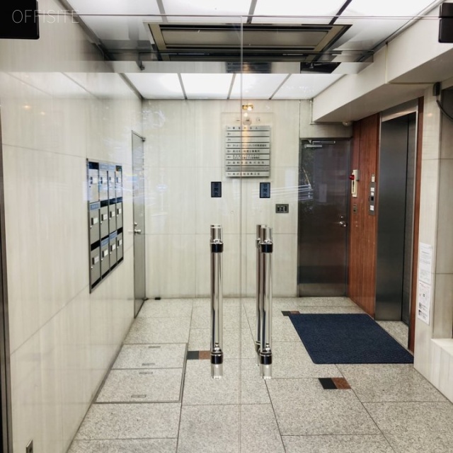 京橋第三長岡ビル エントランス