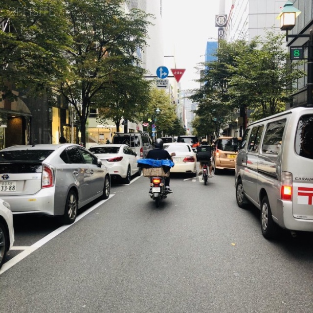 銀座マジソンビル 前面は並木通り