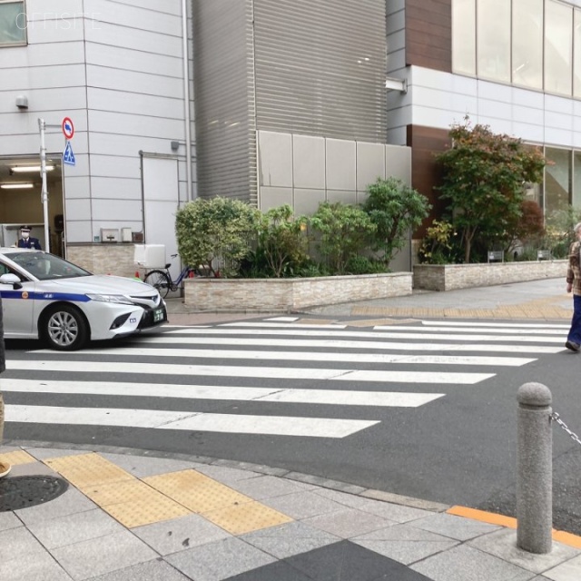 都ビル ビル前面道路