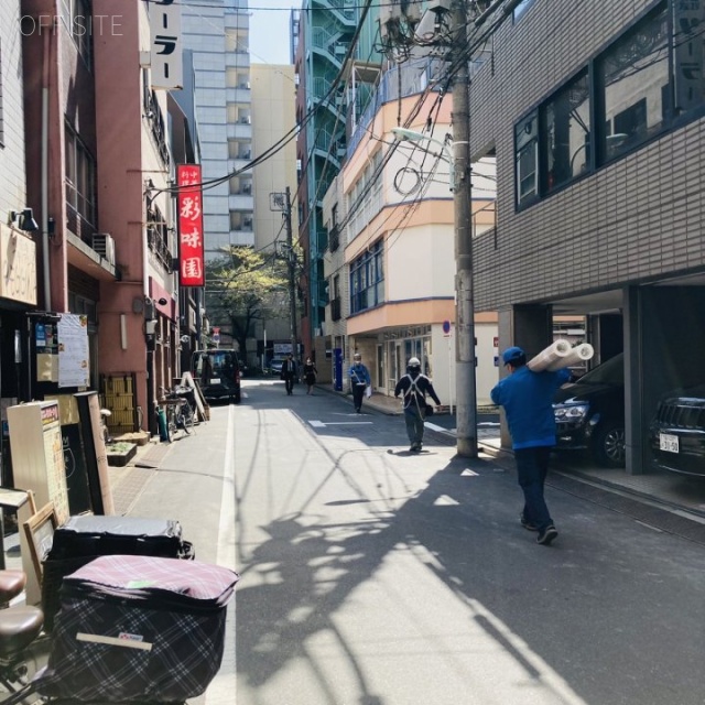 力丸ビル ビル前面道路