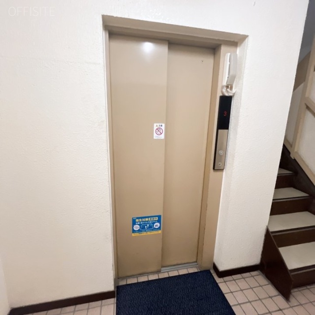 林ビル エントランス