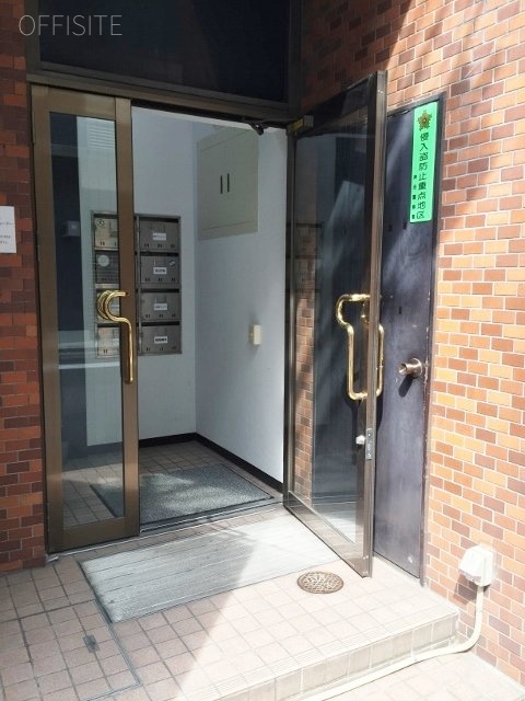 渡辺ビル エントランス