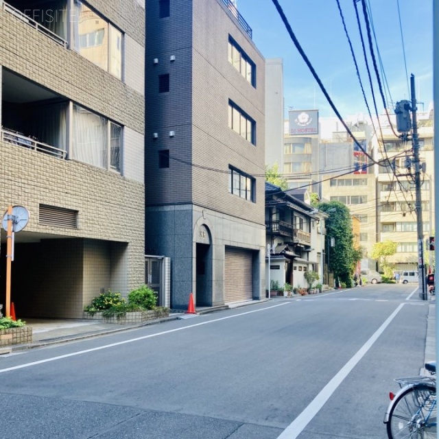マキプラザ 前面通り