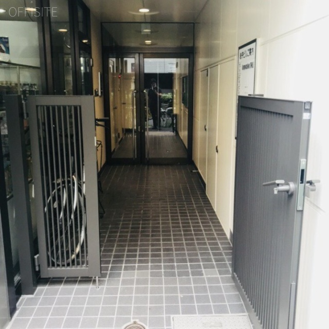 岩井ビル エントランス