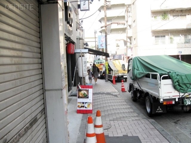 Azabu-You田中 ビル前面道路