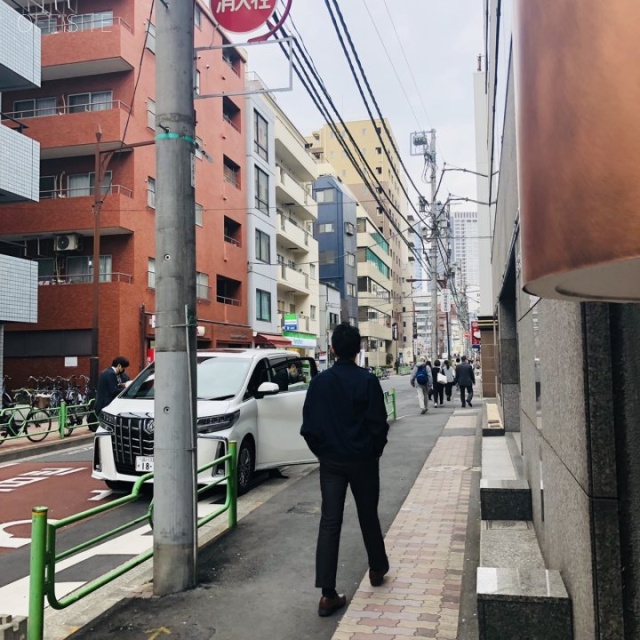 第2小高ビル ビル前面道路