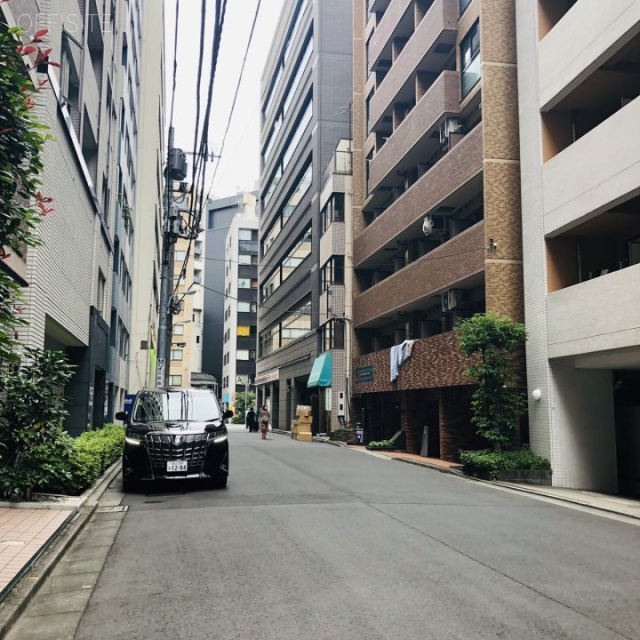 さつきビル ビル前面道路