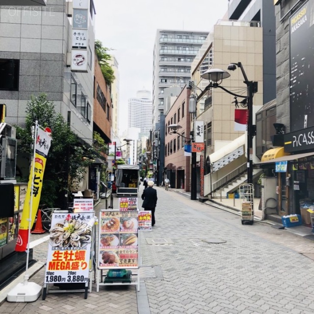 SIONビル ビル前面道路