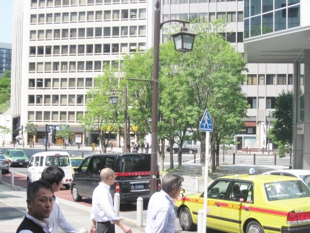 赤坂山王ビル ビル前面道路
