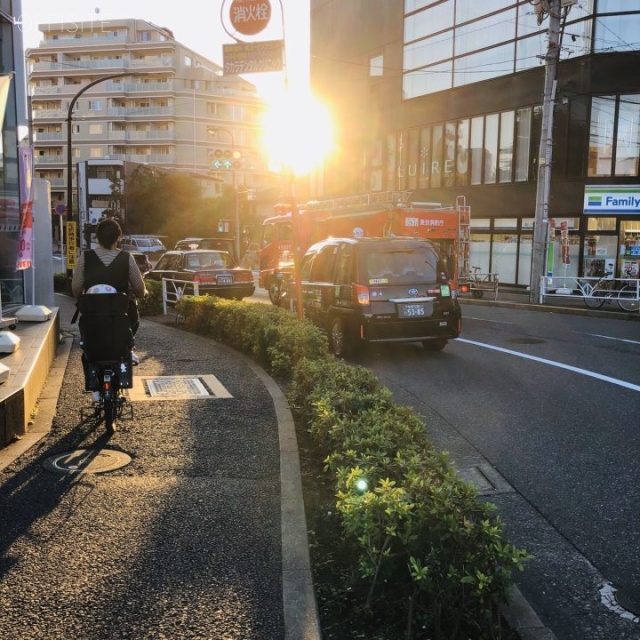 恵比寿プラックスビル ビル前面道路