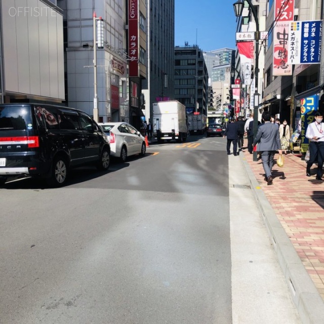 日本橋仲通りビル ビル前面道路