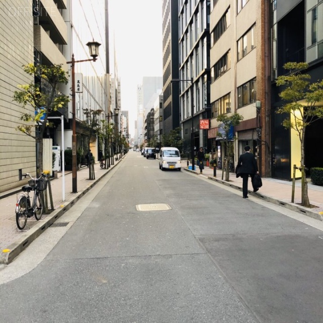 PMO日本橋二丁目 ビル前面道路