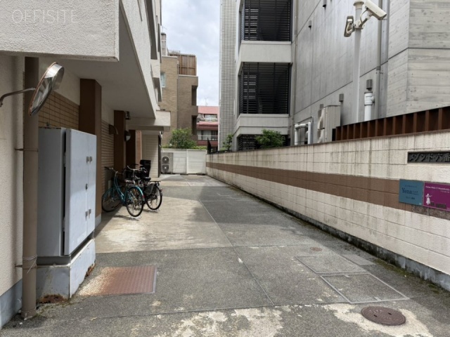 メゾンド六番町　アプローチ