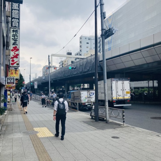 秋葉原村井ビル ビル前面道路