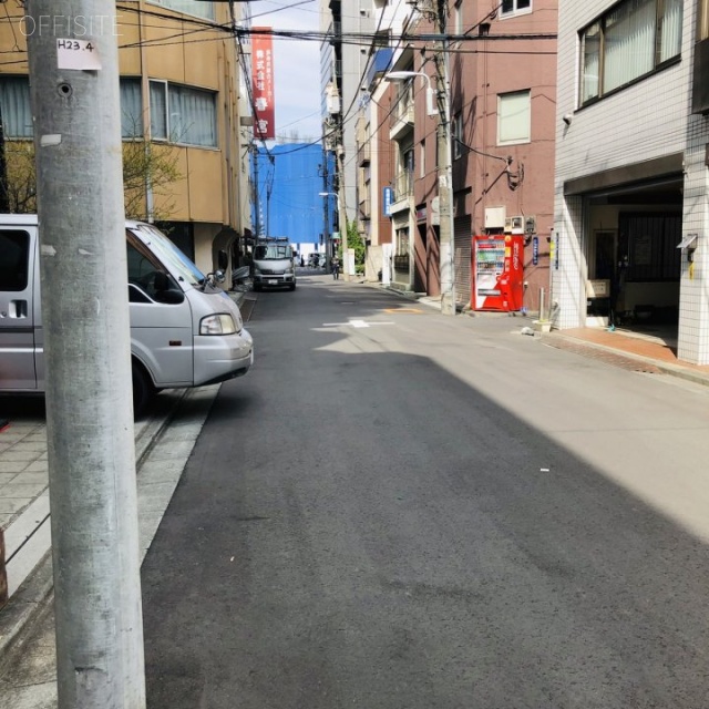第一野村ビル ビル前面道路