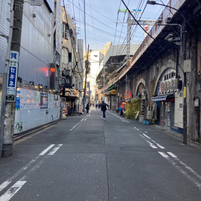 第二ペリカンビル ビル前面道路