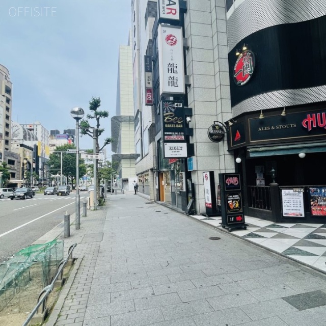 ARK栄ビル　前面歩道