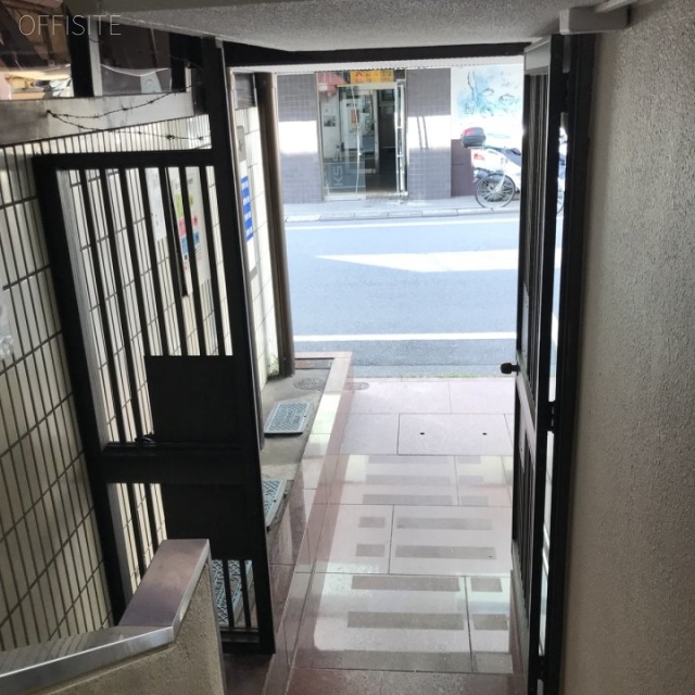 柏木片桐屋ビル エントランス