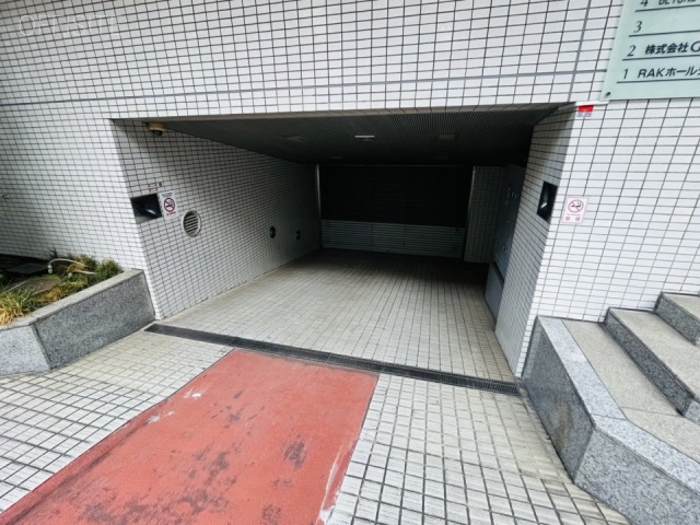 Starビル 駐車場