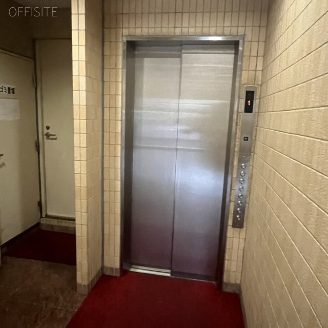 曙ビル エントランス