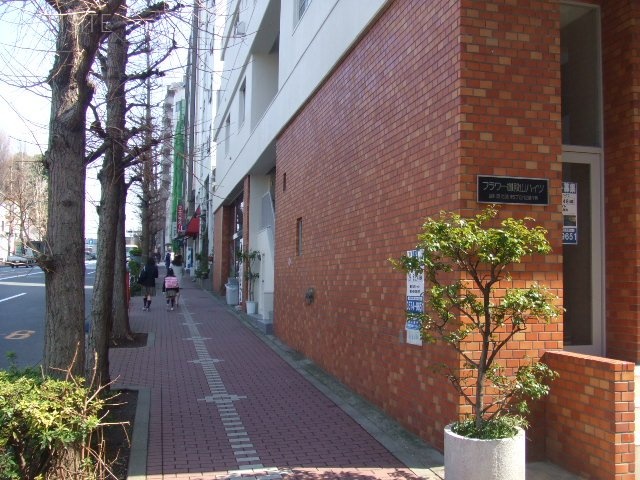 フラワー御殿山ハイツビル 画像
