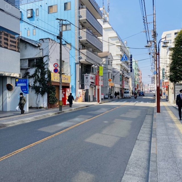 一清ビル本館 ビル前面道路