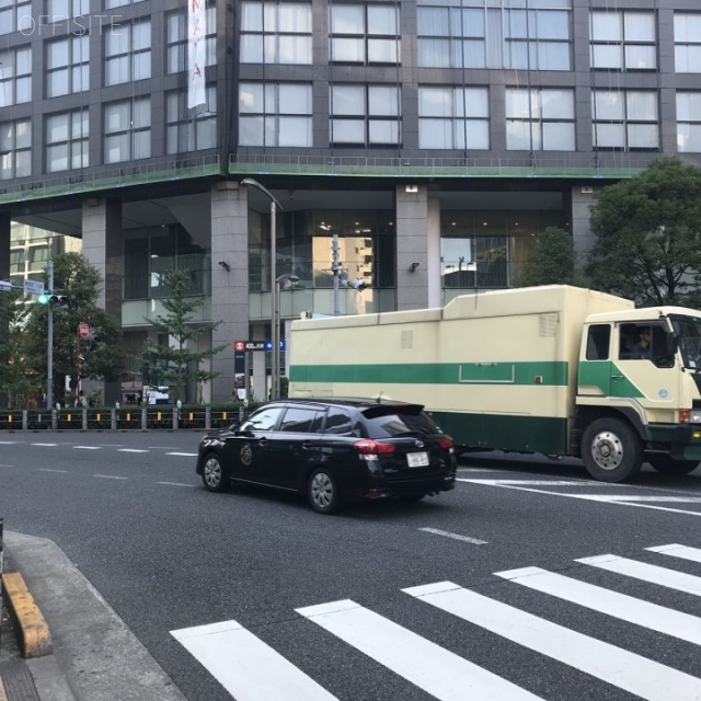 サテライト新宿ビル ビル前面道路