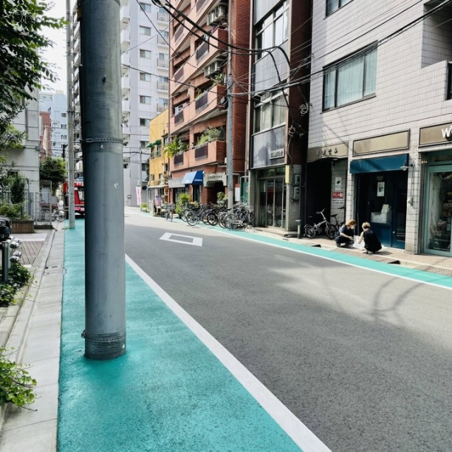 吉澤ビル ビル前面道路