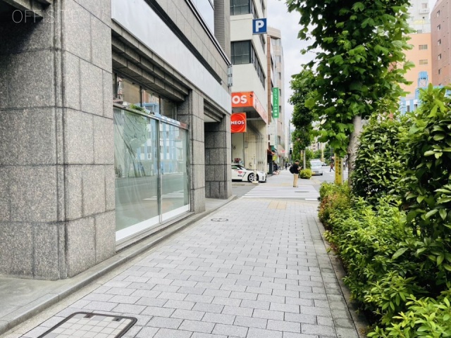 日本橋橘ビル　前面歩道