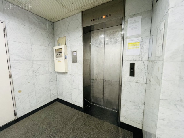 エムアンドエム1ビル　エントランス