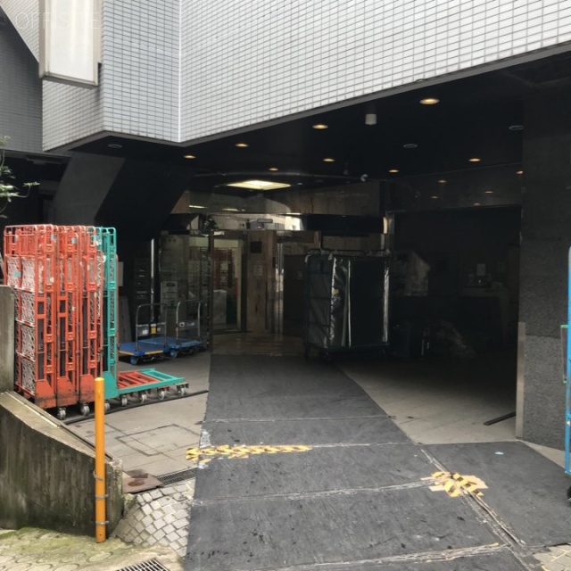 斎藤ビル新館 エントランス