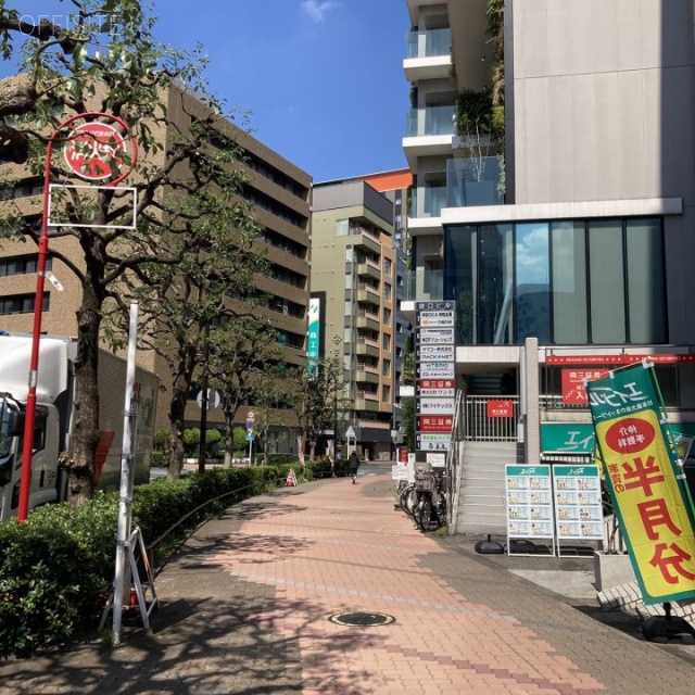 新木(しんぼく)ビル 前面道路