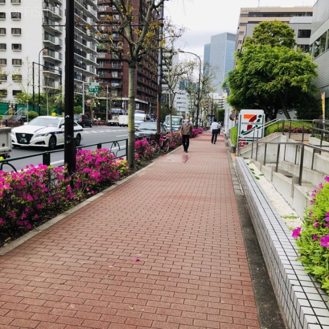 芝浦清水ビル ビル前面道路