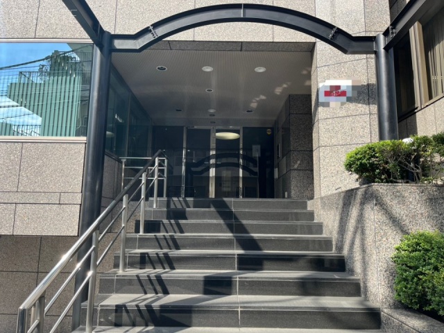 西新宿ミノシマビル　正面階段