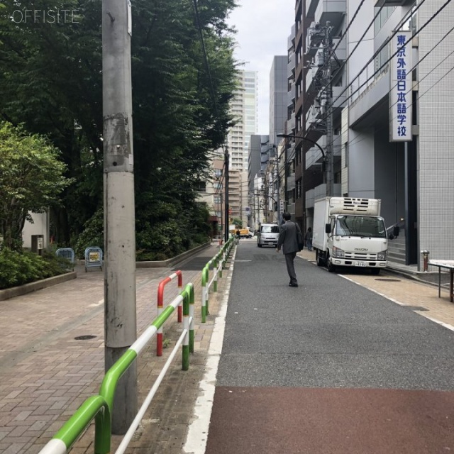 サンサーラ第5御苑ビル ビル前面道路