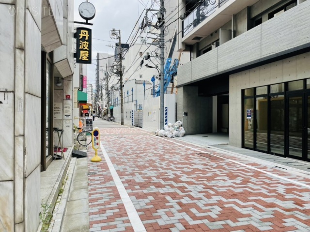 プラウドフラット日本橋馬喰町ビル　背面道路
