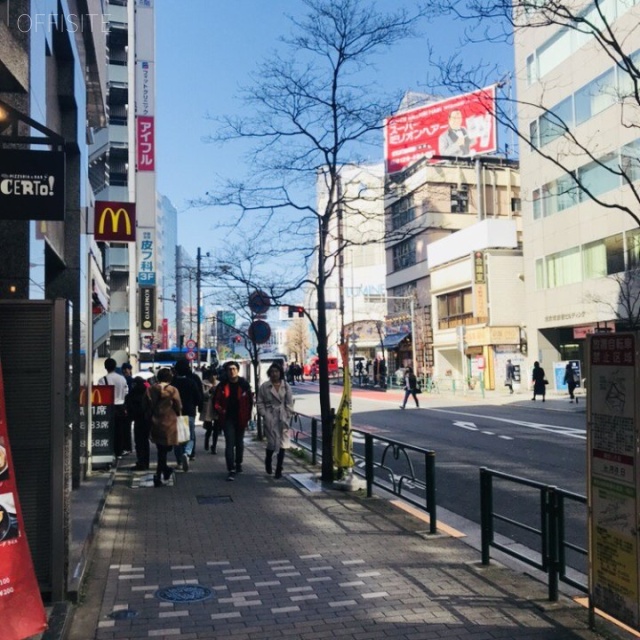 新宿EX(第113東京ビル) ビル前面道路