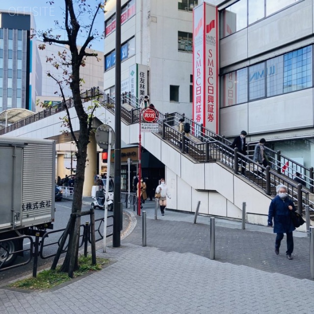 立川三菱ビル ビル前面道路