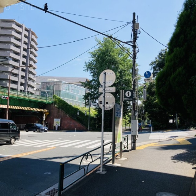Jプロ代々木一丁目ビル　ビル前面道路