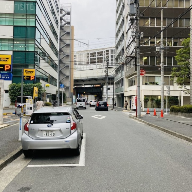 吉元ビル ビル前面道路