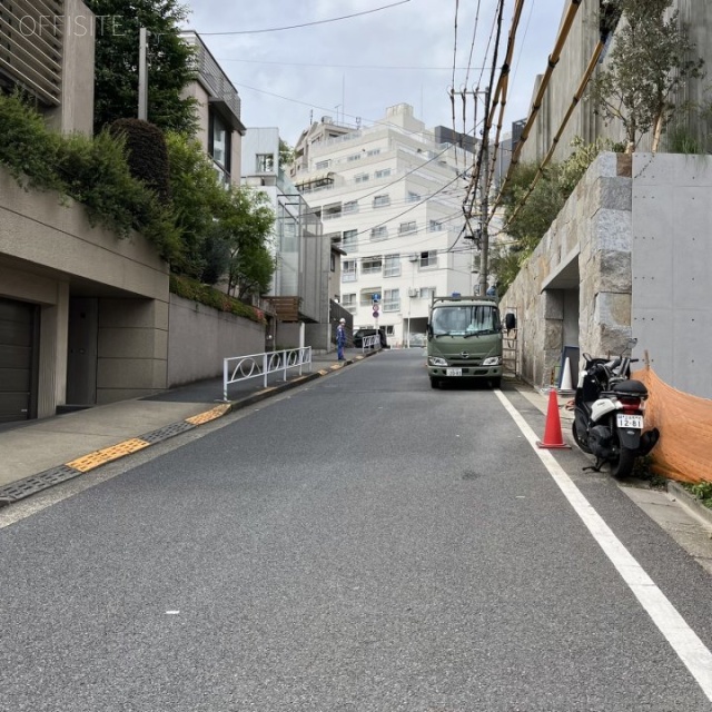 トレリ青葉台 前面道路