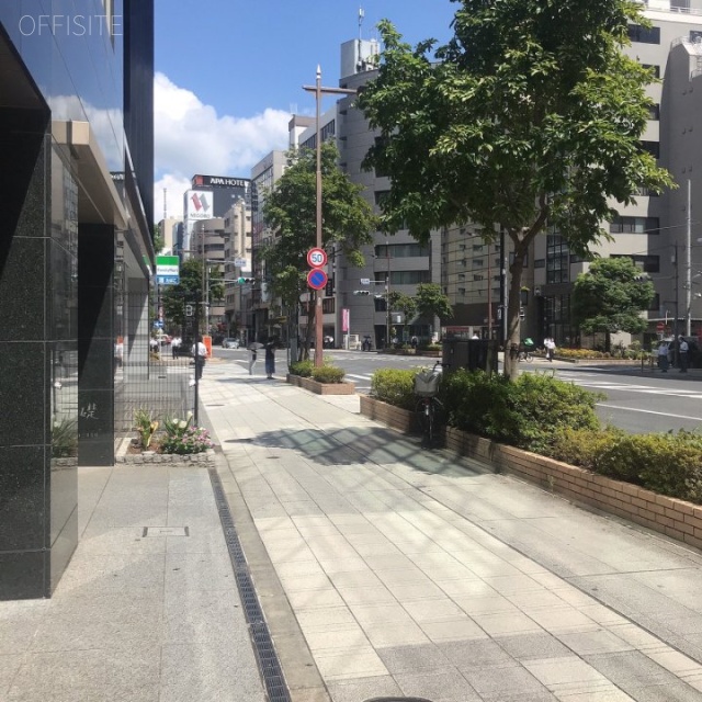 食糧会館 ビル前面道路