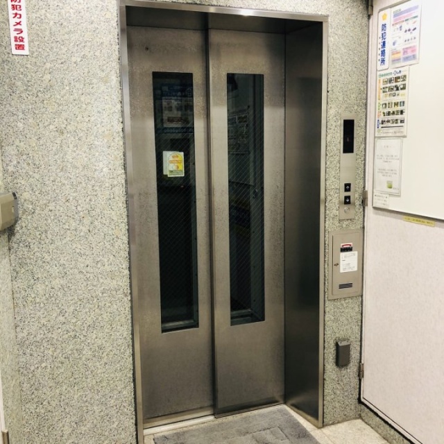 酒井ビル エレベーター