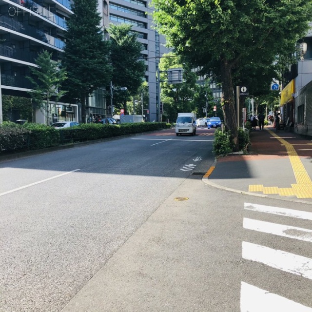 保坂ビル ビル前面道路